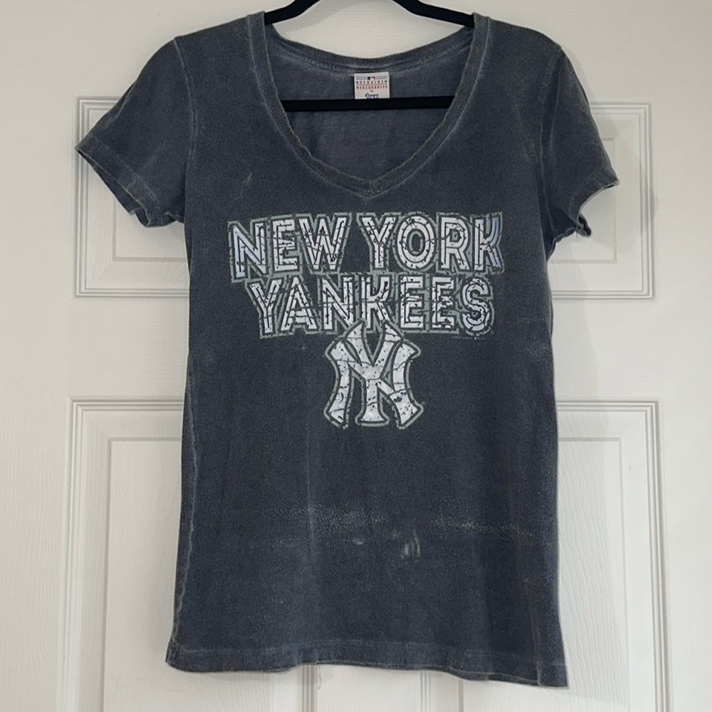 NYY New York Yankees Distressed Tee - Women’s T-Shirt - Medium